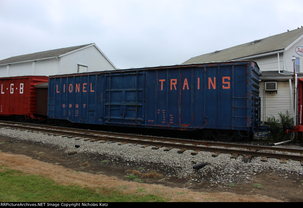 Lionel Trains Boxcar 6997